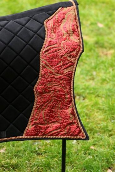 (Bild für) Barockschabracke Firedance - zum Schließen ins Bild klicken