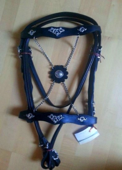 (Bild für) Portugiesischer Showzaum LC - zum Schließen ins Bild klicken