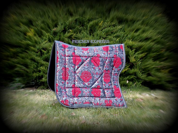 (Bild für) Barockschabracke "DEMI LUNE" Red Rose - zum Schließen ins Bild klicken